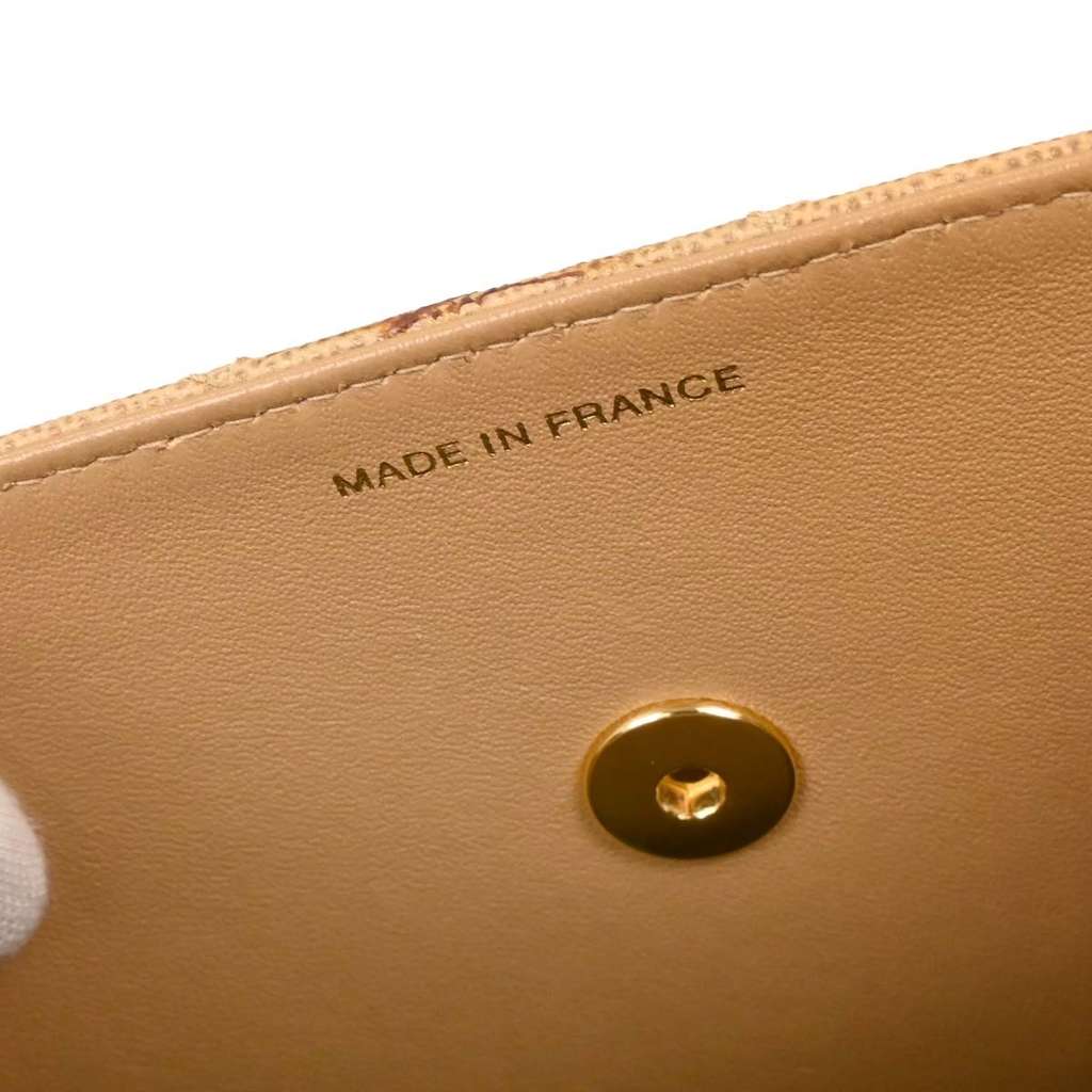 Chanel Vintage Top Handle Flap Bag Beige Leather Good condition - Model View