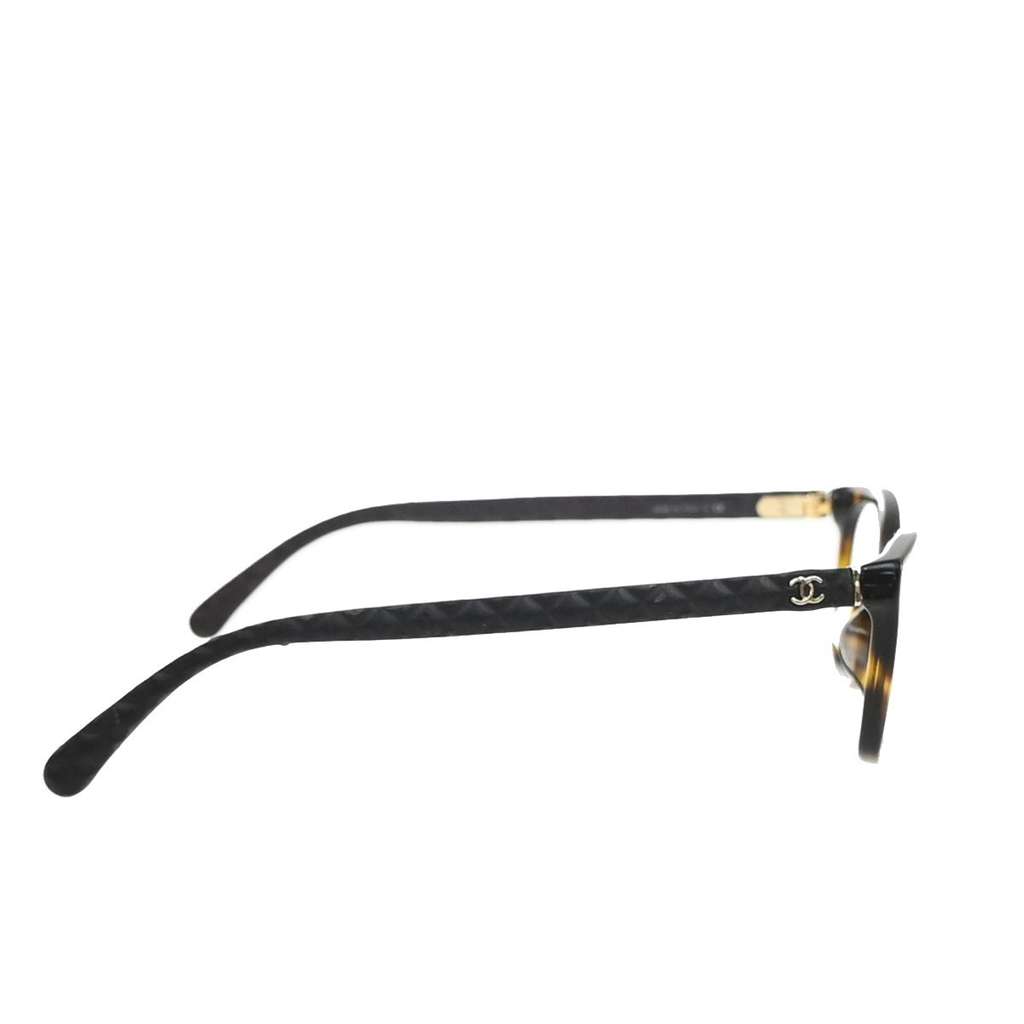 Chanel Logo CC Sunglasses Brown Plastic Good condition - Model View