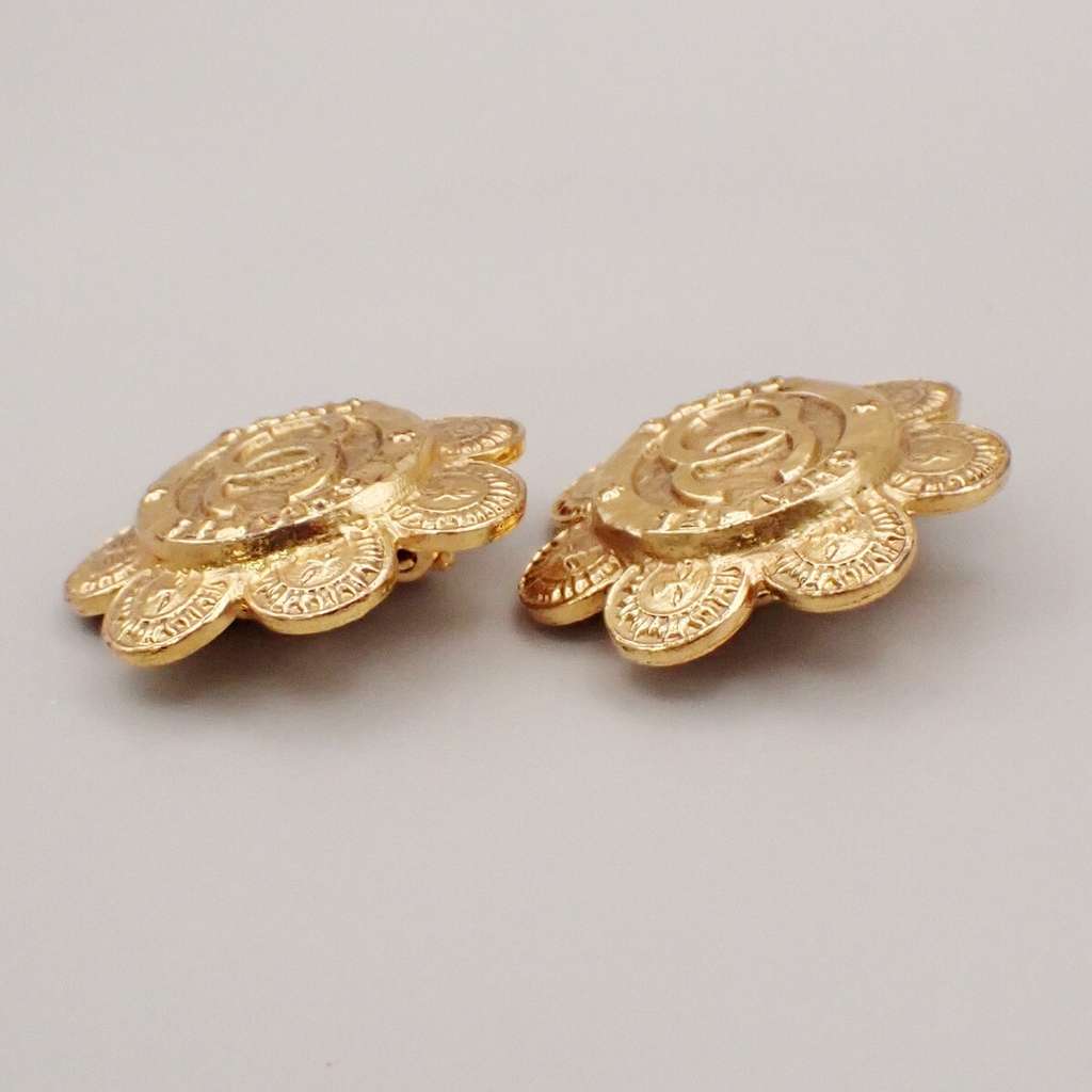 Chanel Vintage CC Flower Clip-On Earrings Gold Good condition - Inside View