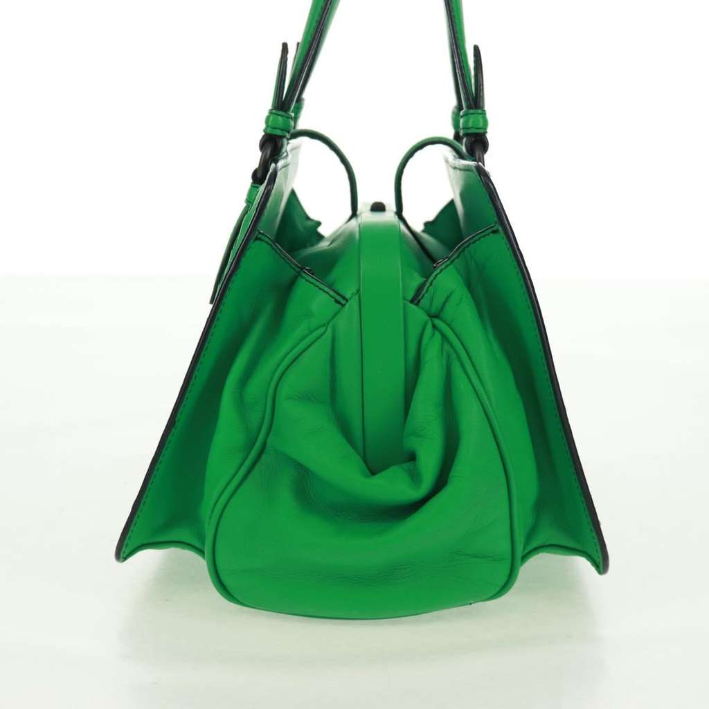 Bottega Veneta Intrecciato Handbag Green Leather Good condition - Model View