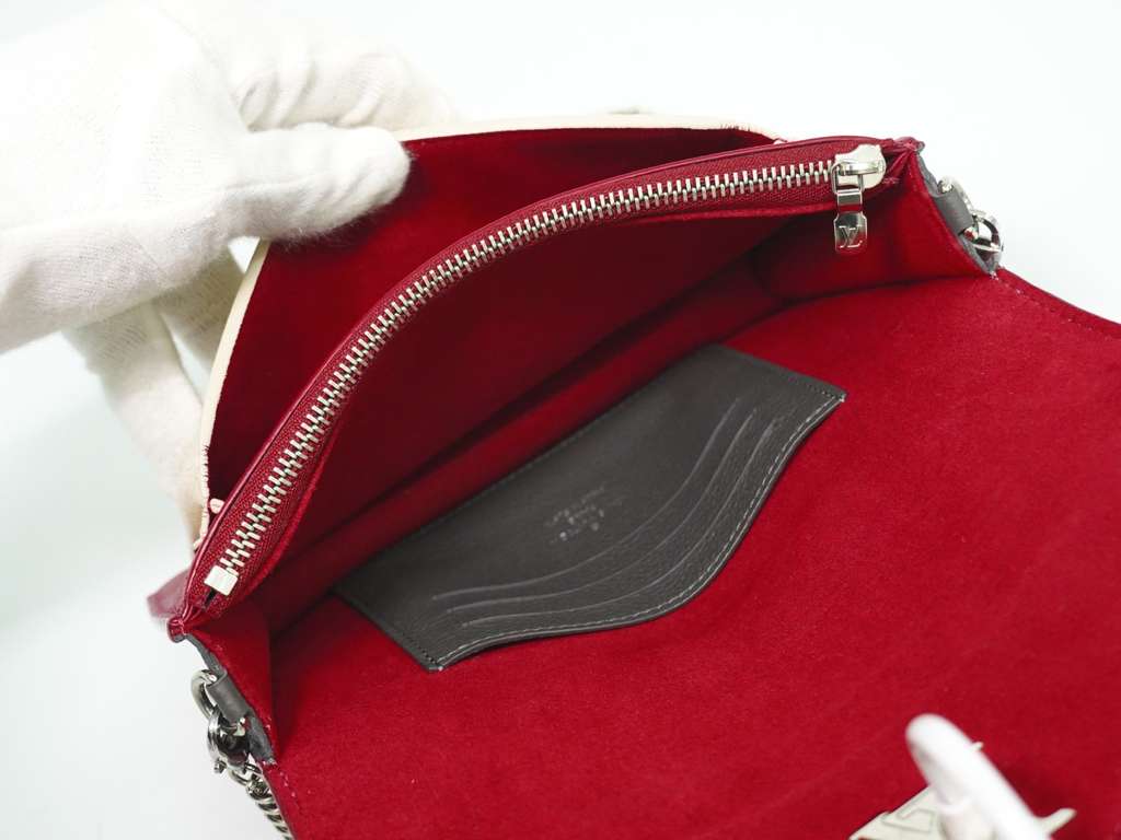 Louis Vuitton Mylockme Chain Pochette Red Leather Very good condition - Model View