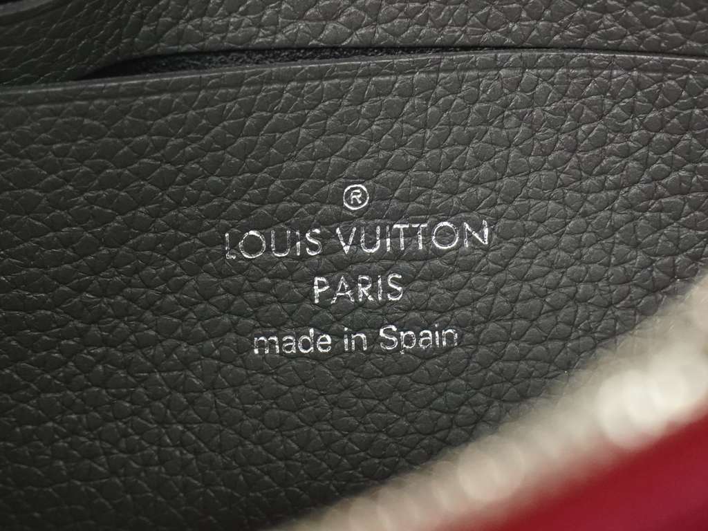 Louis Vuitton Mylockme Chain Pochette Red Leather Very good condition - Box View