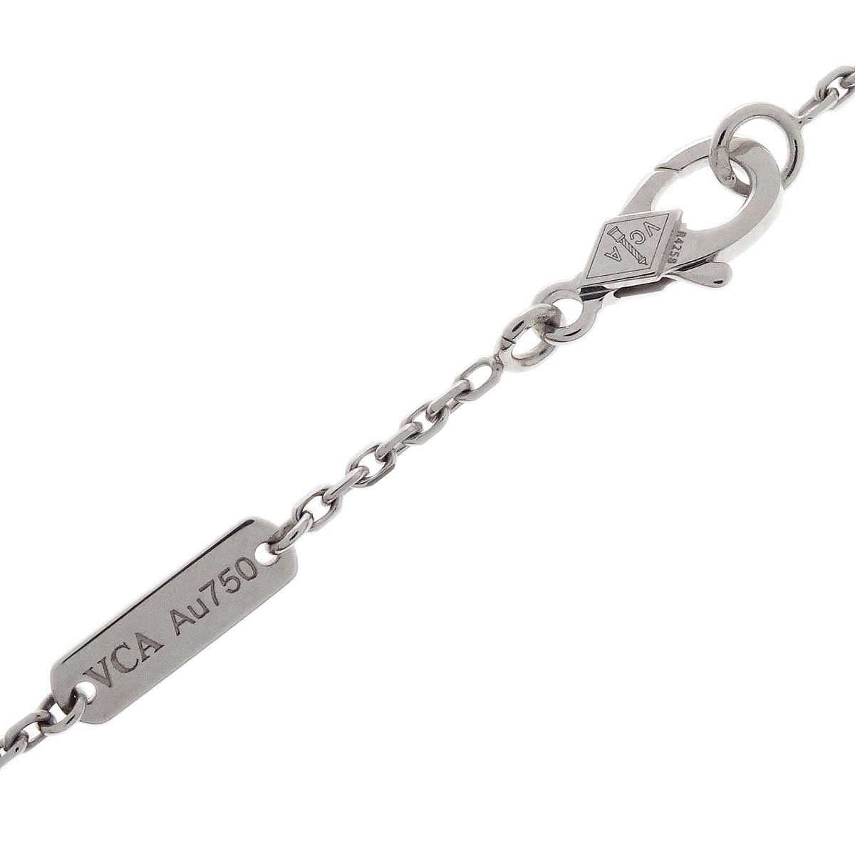 Van Cleef & Arpels Vintage Alhambra Pendant Necklace Silver Good condition - Model View