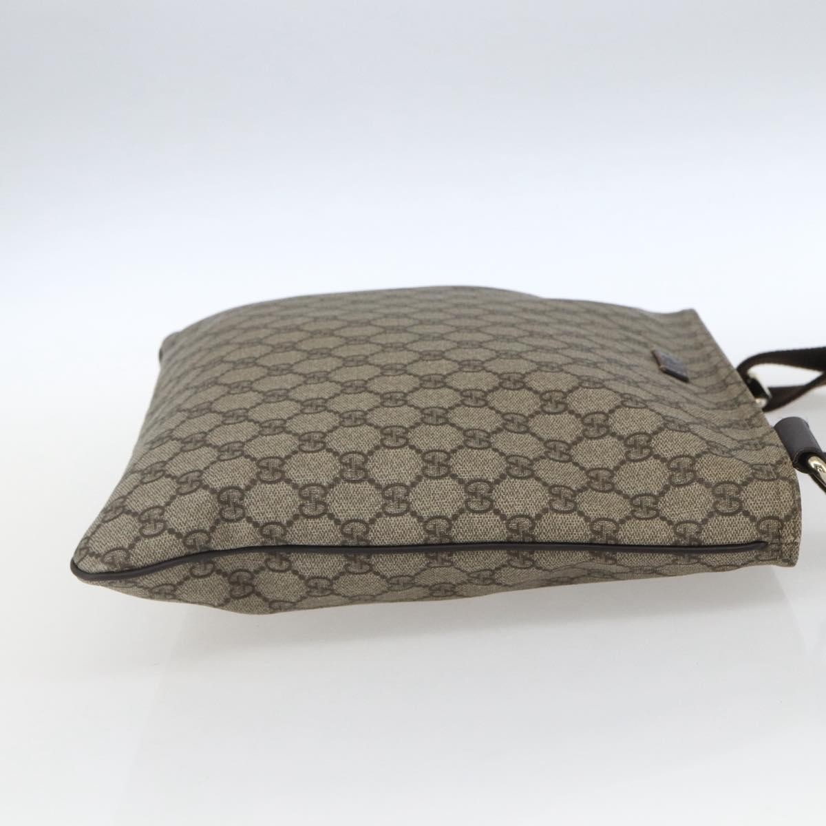 Gucci Zip Top Messenger Bag Beige Canvas Good condition - Model View