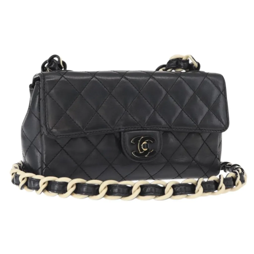 Chanel Vintage Resin Chain CC Flap Bag Black Leather Good - Front View