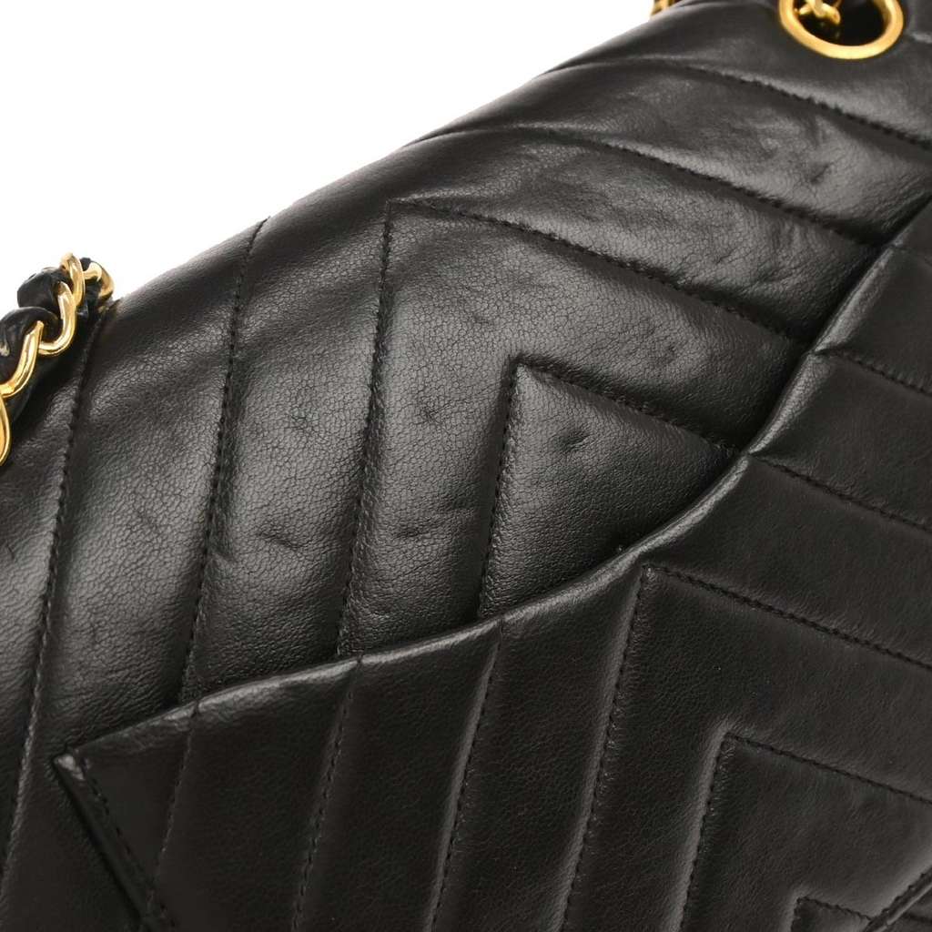 Chanel Timeless - Classic Double Flap Bag Black Leather Good condition - Model View