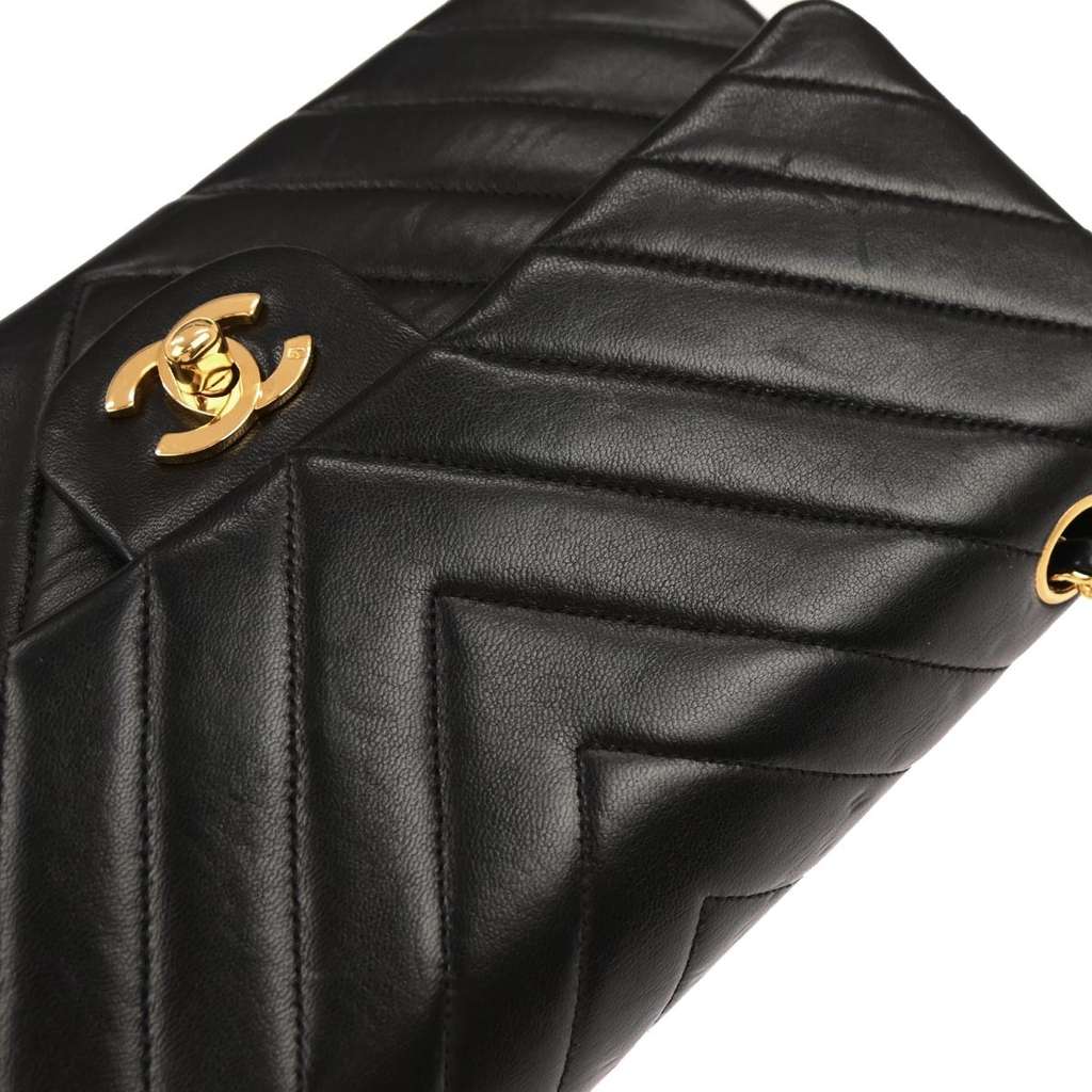 Chanel Timeless - Classic Double Flap Bag Black Leather Good condition - Box View