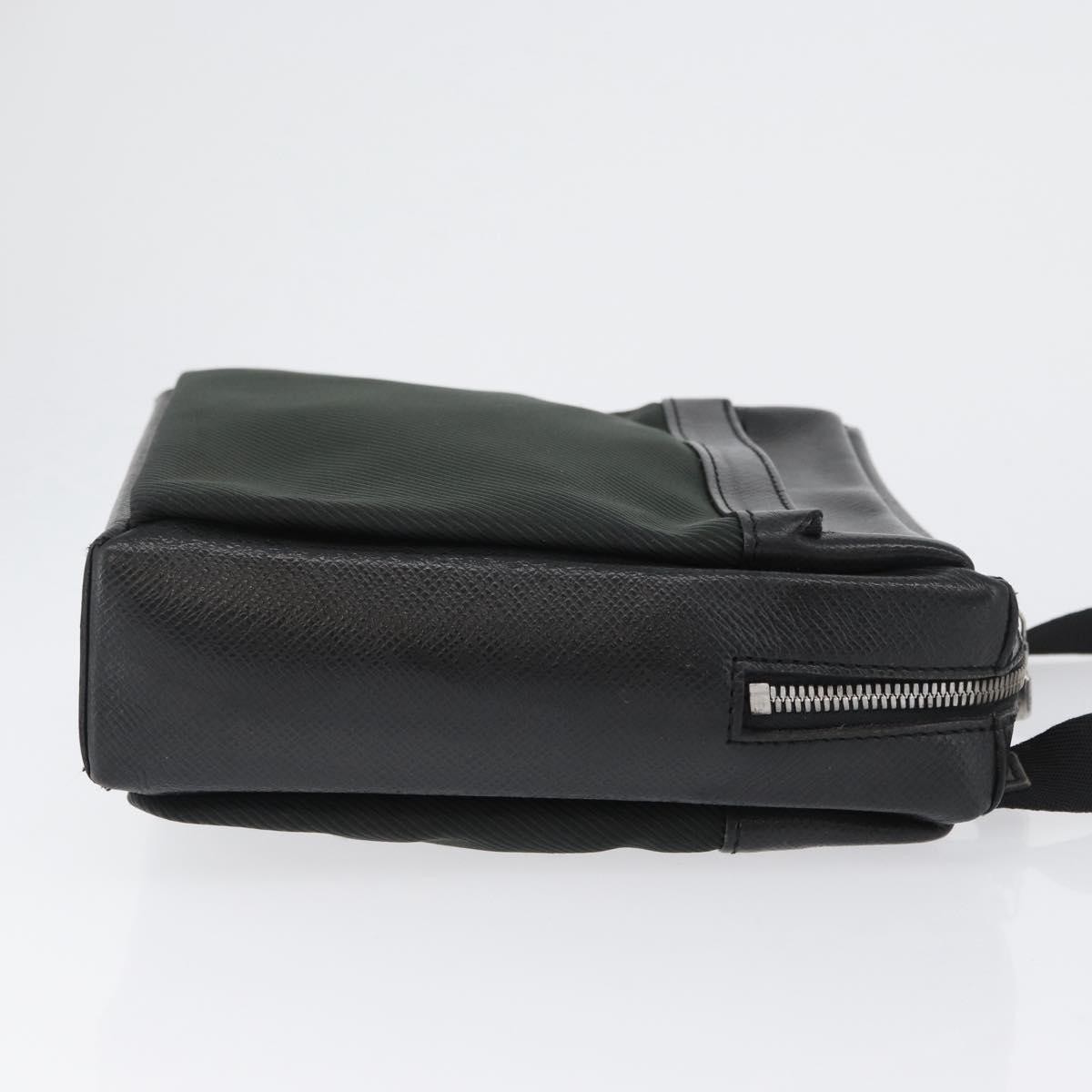 Louis Vuitton Sayan Messenger Bag Black Leather Good condition - Inside View