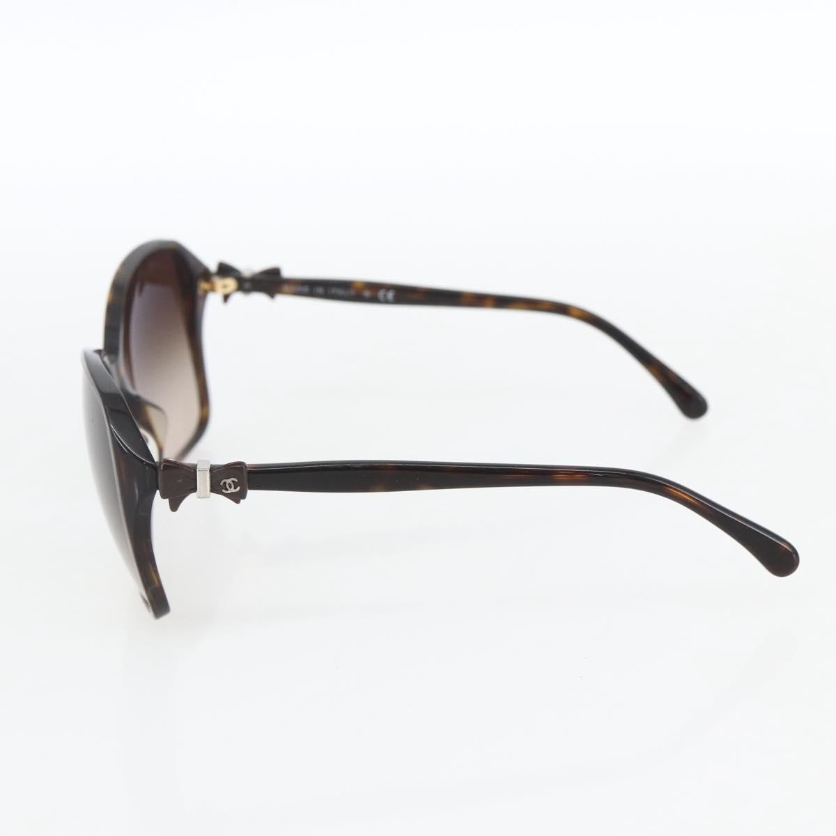 Chanel Logo CC Sunglasses Brown Plastic Good condition - Model View