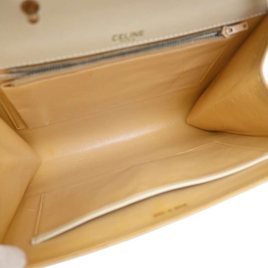 Celine Vintage Triomphe Flap Bag White Leather Good condition - Box View