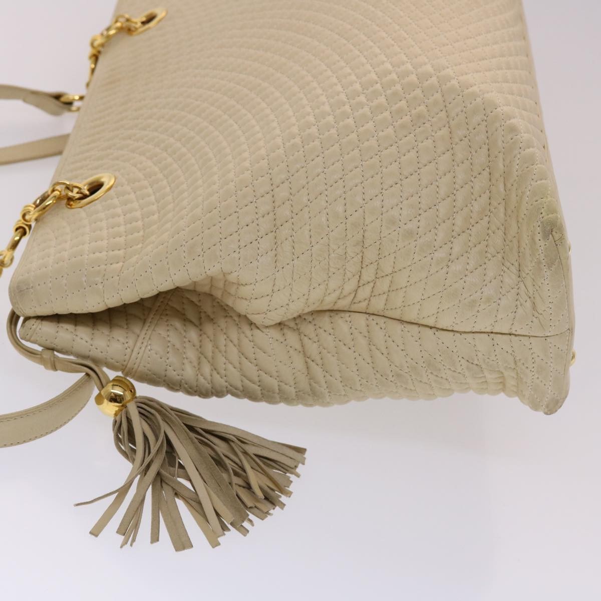 Bally Vintage Shoulder Bag Beige Leather Good condition - Model View