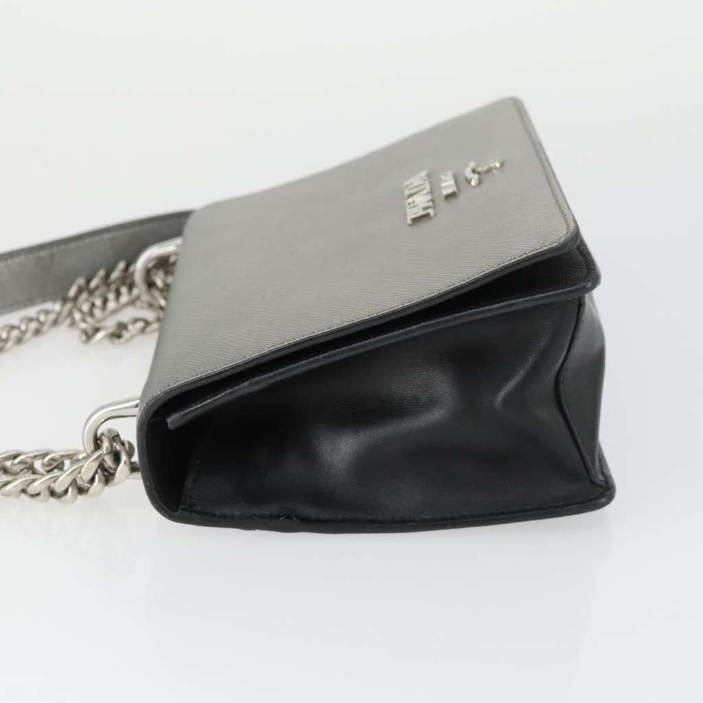 Prada Chain Flap Bag Silver Leather Good condition - Model View