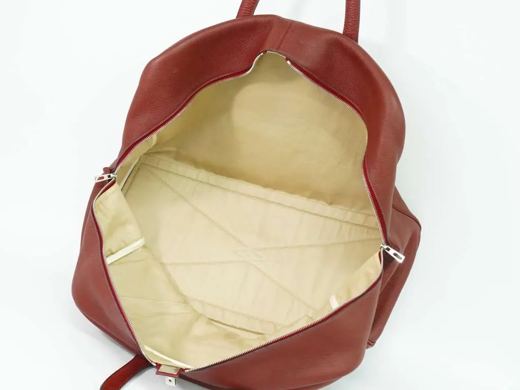 Hermès Victoria Travel Bag Red Leather Good - Model View