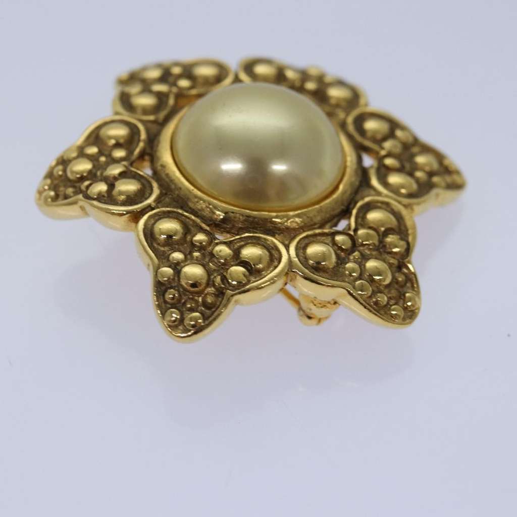 Chanel Baroque CC Brooch Gold Metal Good condition - Model View