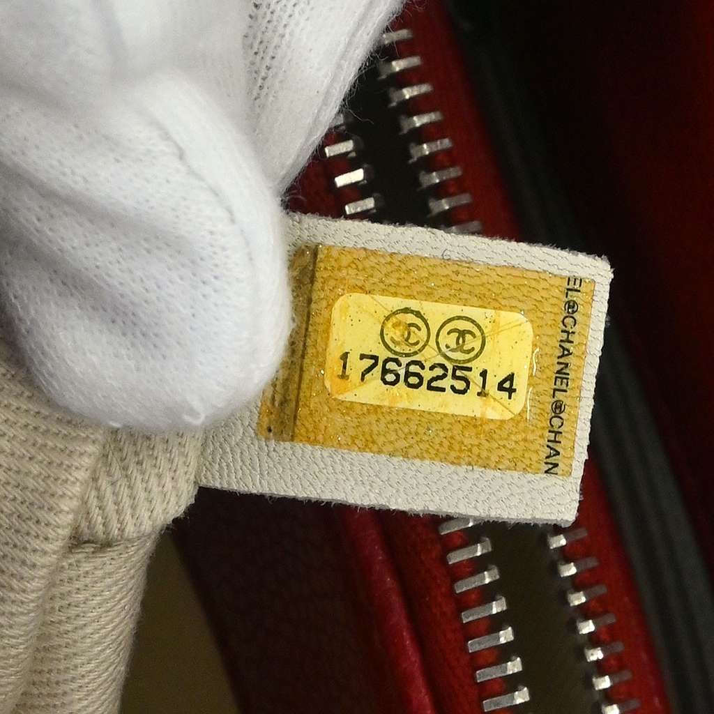 Chanel Timeless CC Soft Tote Red Leather Good condition - Box View