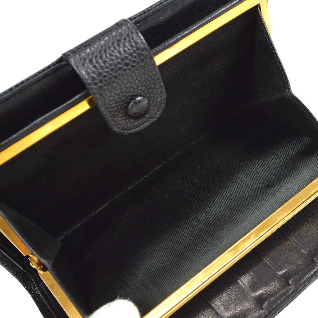 Chanel Timeless CC French Wallet Black Leather Good condition - Model View