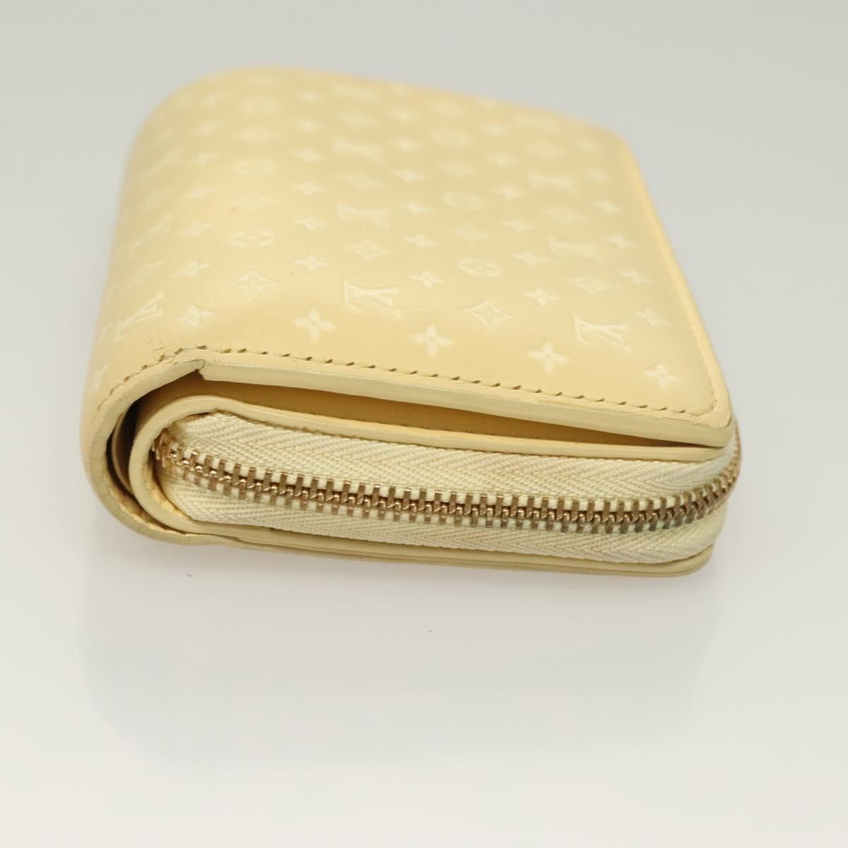 Louis Vuitton Lou Wallet Beige Leather Good condition - Inside View