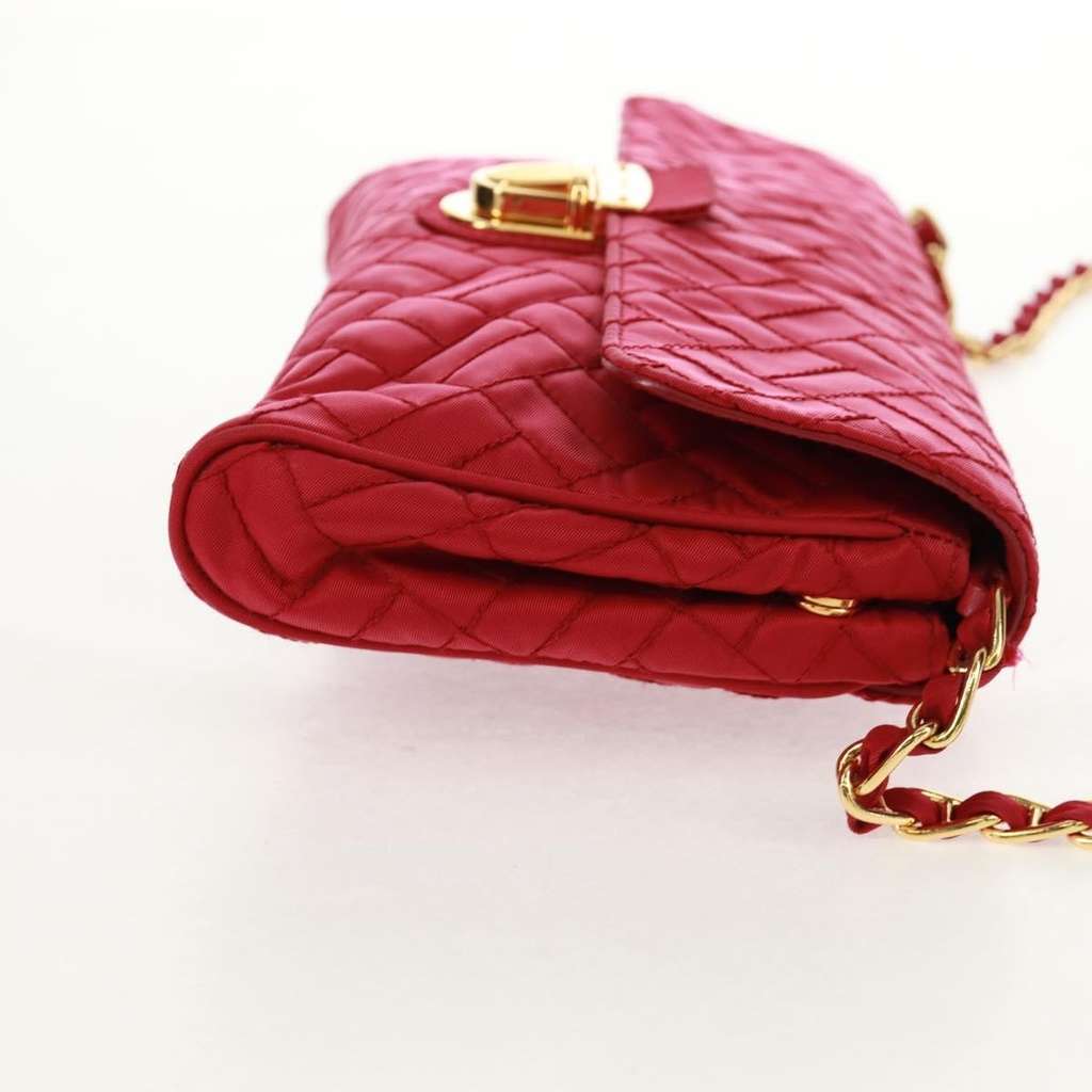 Prada Pushlock Chain Flap Bag Red Good condition - Model View