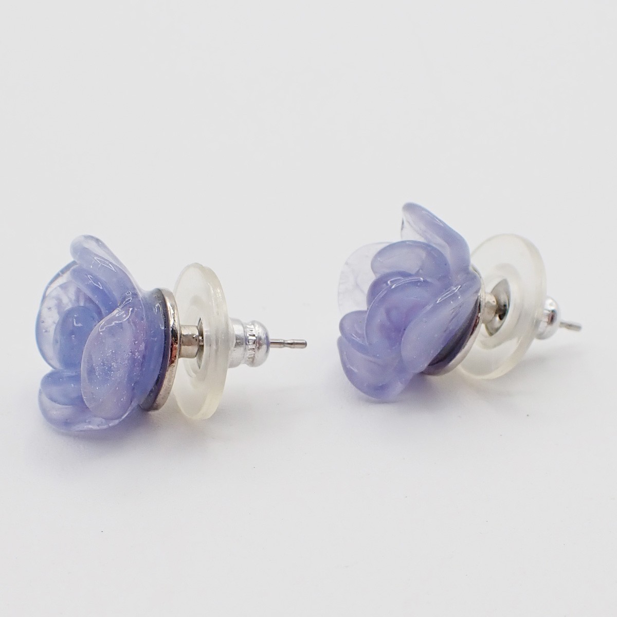 Chanel Vintage Camellia Earrings Purple Plastic Good condition - Box View