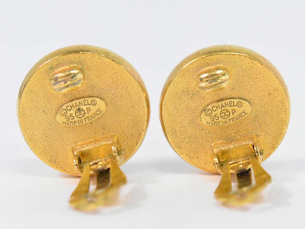 Chanel CC Hoop Clip-On Earrings Gold Good condition - Inside View