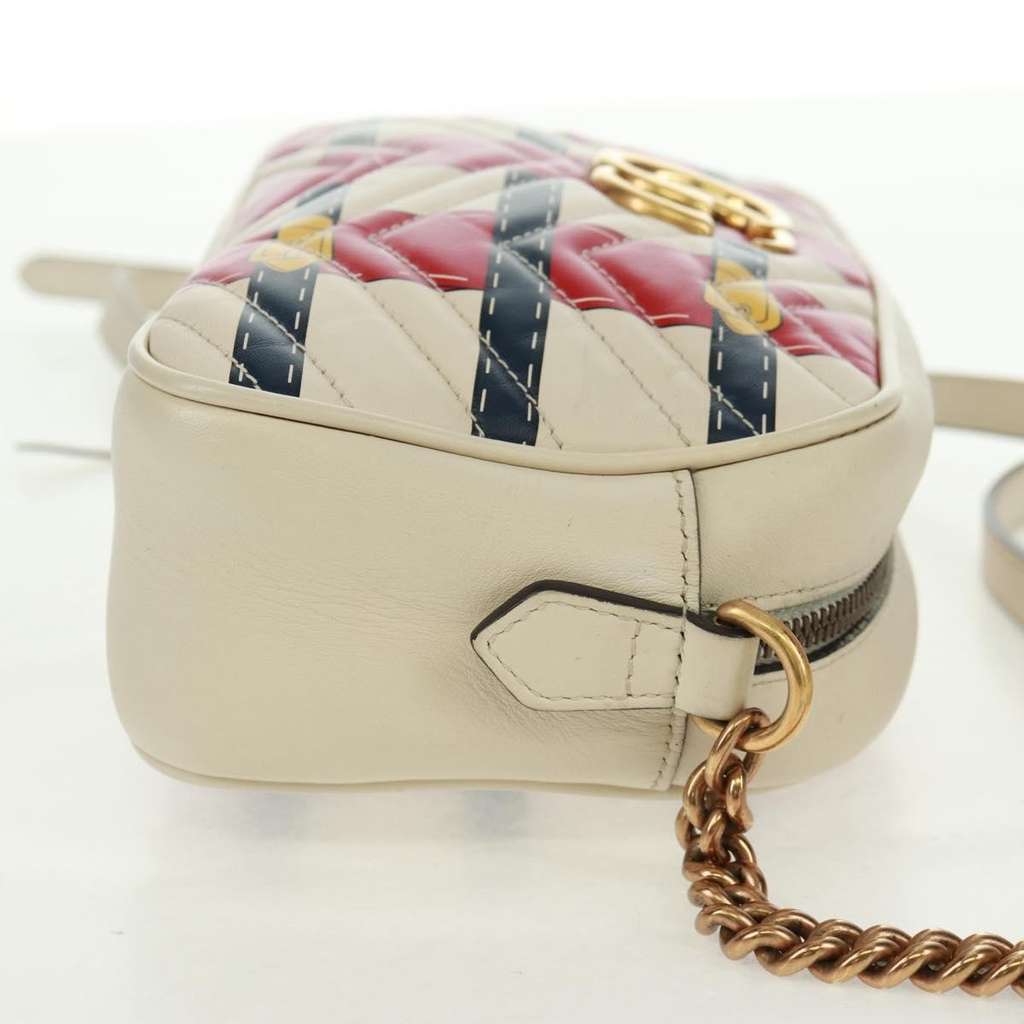 Gucci GG Marmont Camera Bag White Leather Good condition - Model View