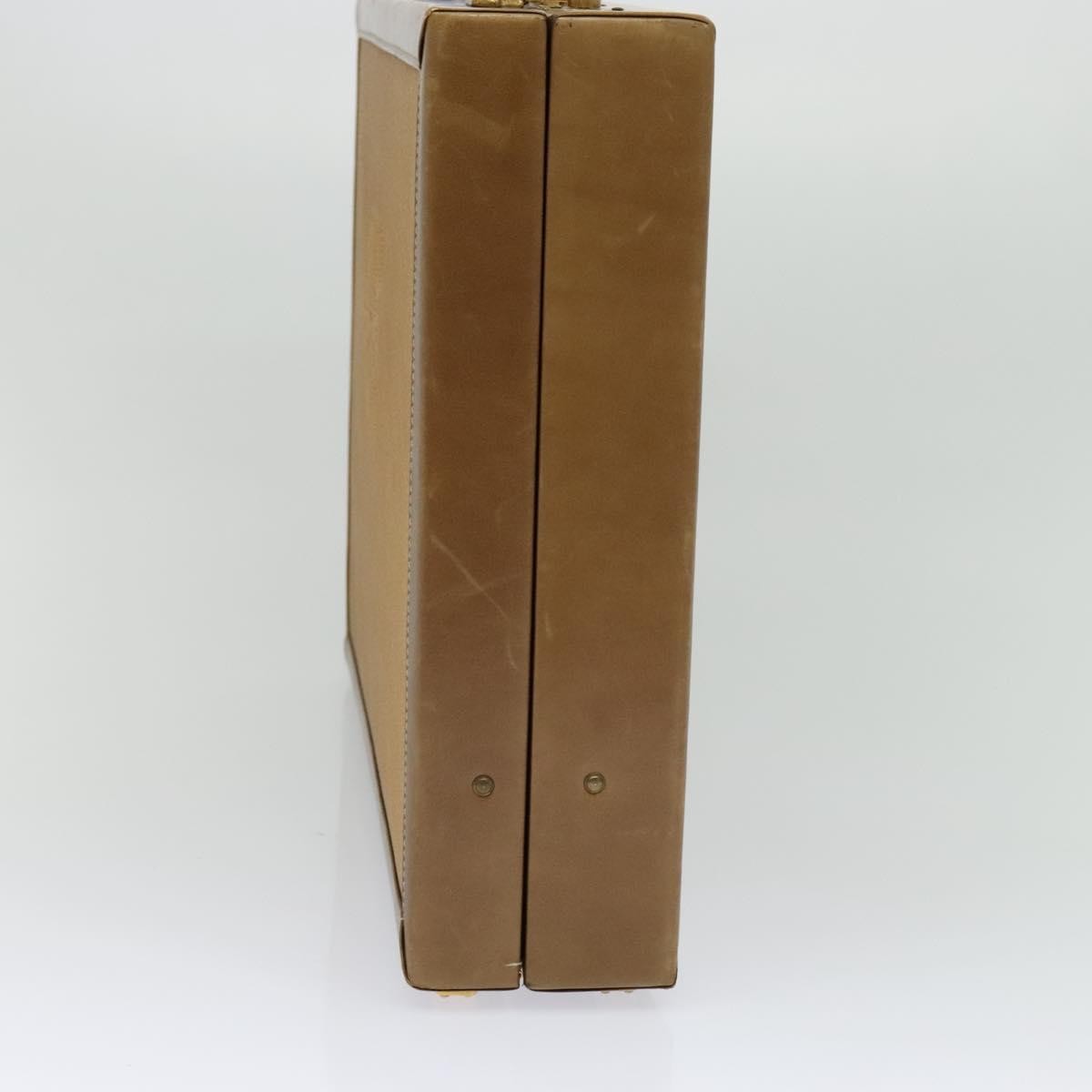 Loewe Anagram Business Beige Leather Good condition - Model View