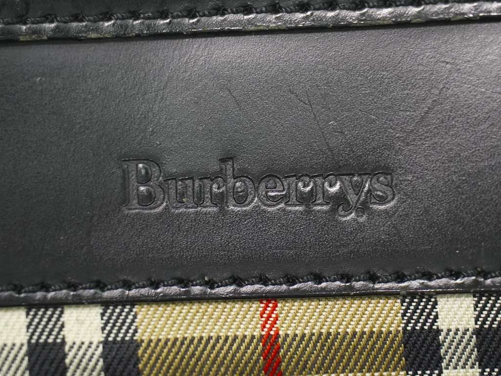 Burberry Shoulder Bag Black Leather Fair condition - Model View