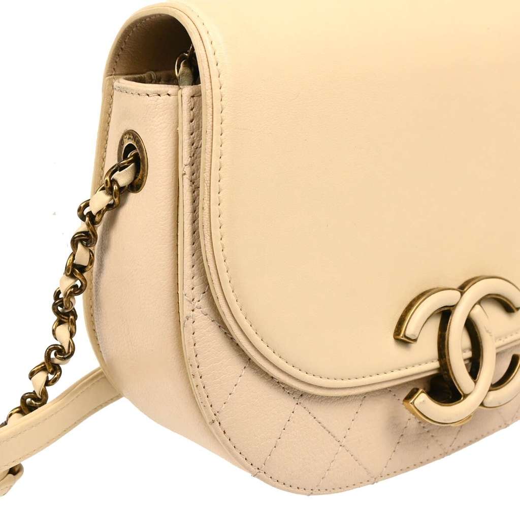 Chanel Coco Curve Flap Messenger Beige Leather Good condition - Inside View