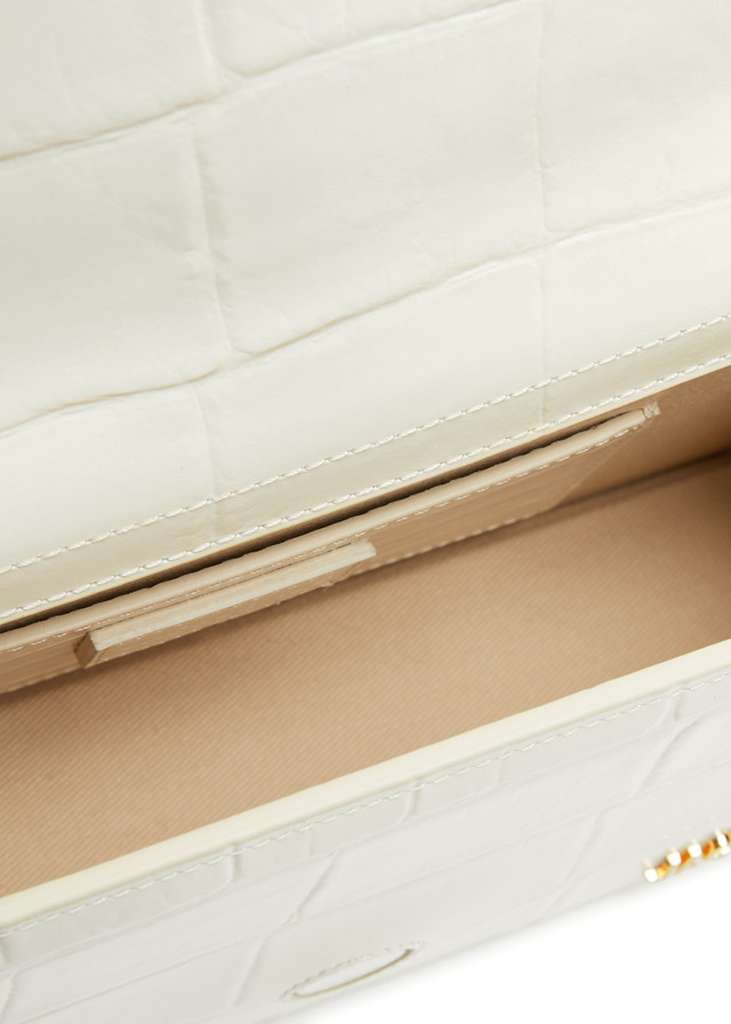 Jacquemus Le Bambino Top Handle Flap Bag White Leather Never worn - Model View