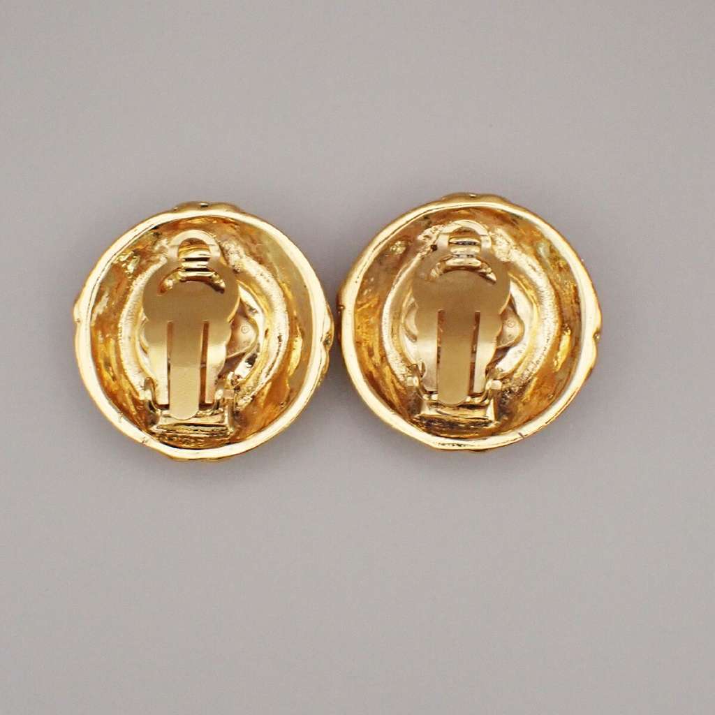 Chanel Vintage Round Clip-On Earrings Gold Good condition - Back View