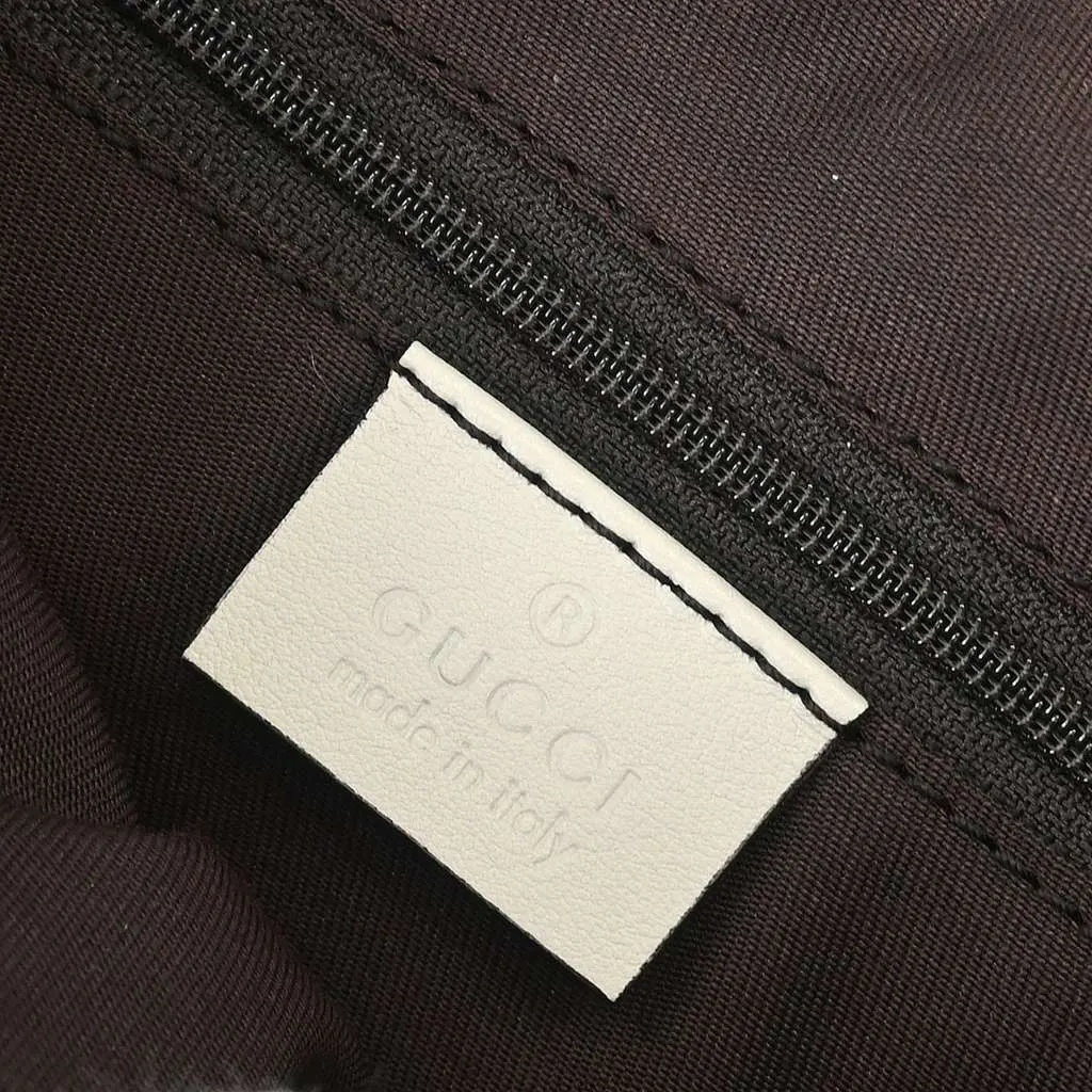 Gucci Sukey Hobo Beige Canvas Good - Model View