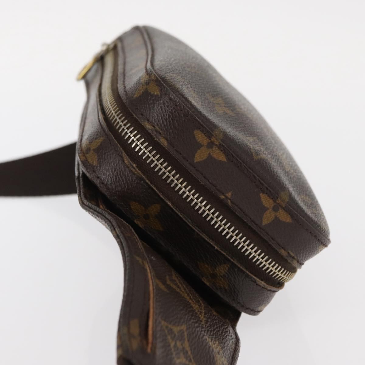 Louis Vuitton Geronimos Waist Bag Brown Canvas Good condition - Model View