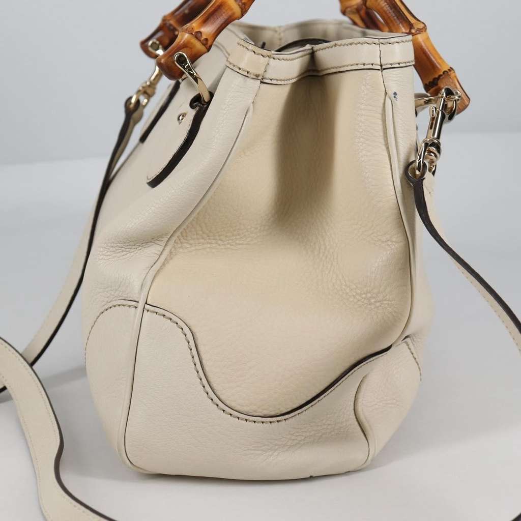 Gucci Diana Bamboo Top Handle Tote White Leather Good condition - Inside View