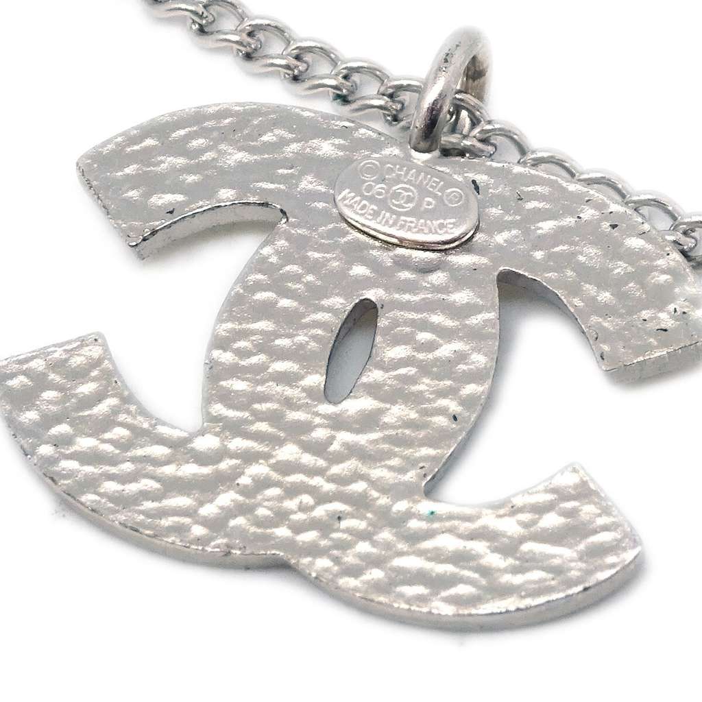Chanel CC Logo Pendant Necklace Silver Good condition - Inside View