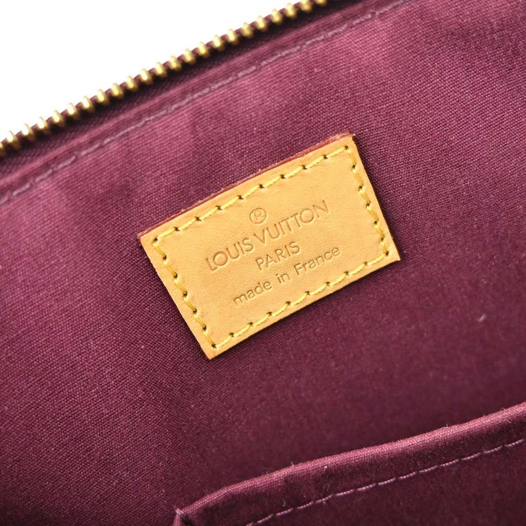 Louis Vuitton Bellevue Handbag Purple Good condition - Model View