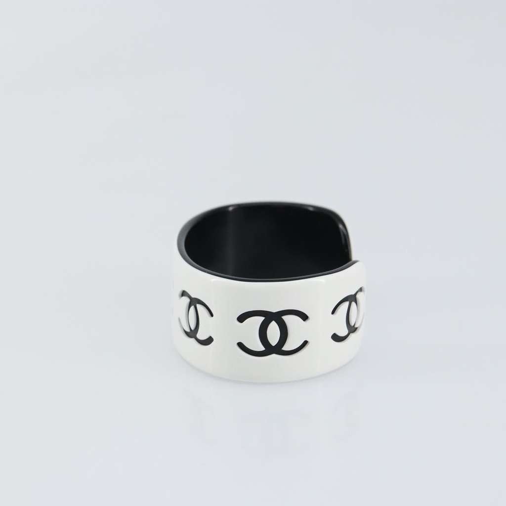 Chanel Coco Cuff Bracelet White Plastic Good condition - Inside View