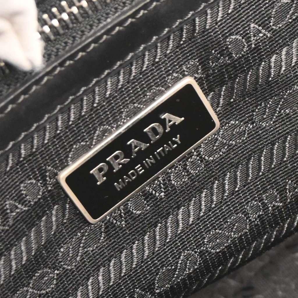 Prada Vintage Shoulder Bag Black Good condition - Model View