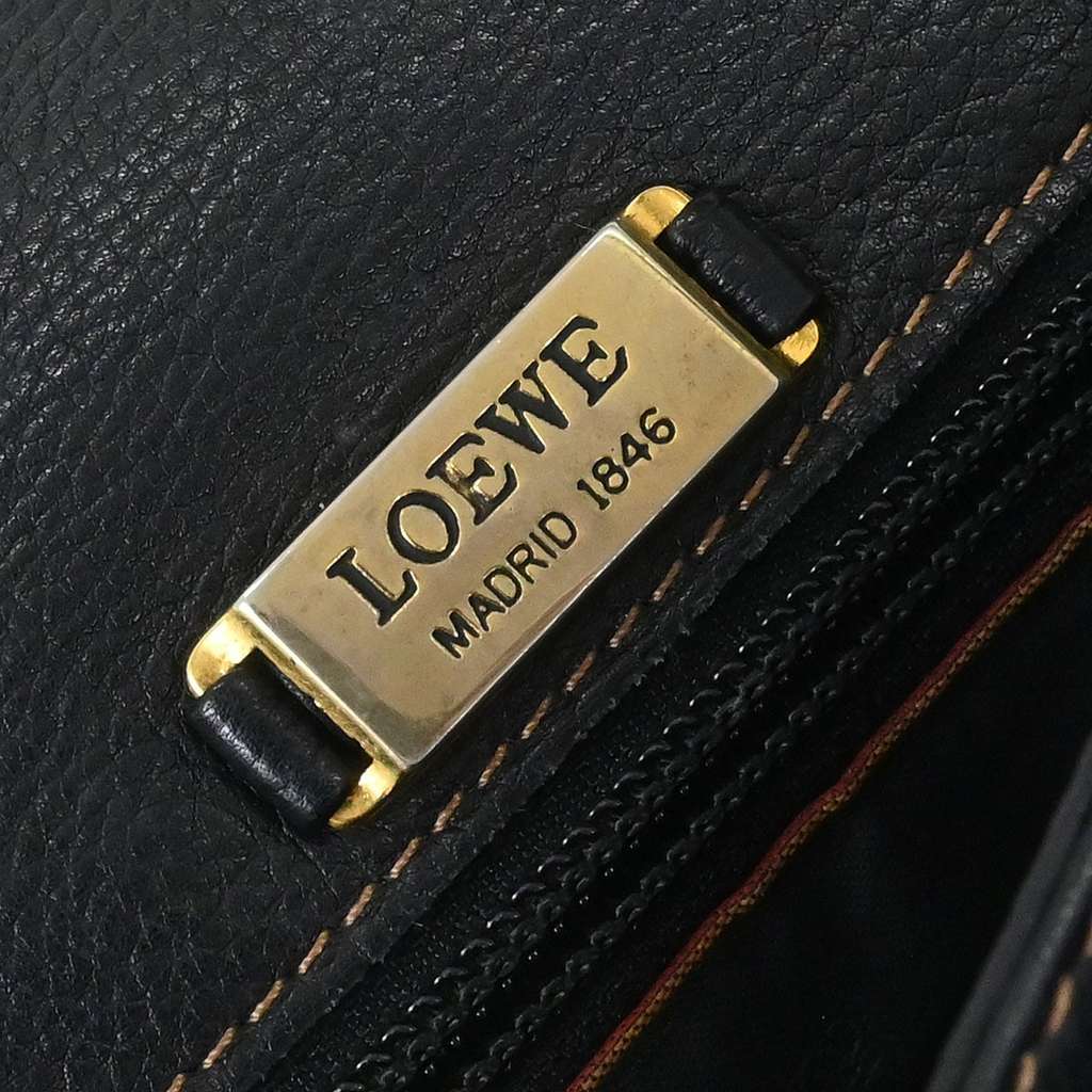 Loewe Anagram Shoulder Bag Navy Leather Good condition - Box View