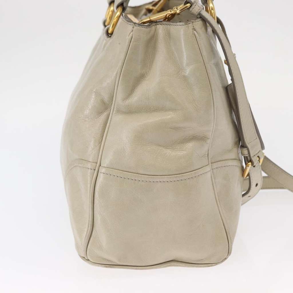Prada Tote Vitello Daino Beige Leather Good condition - Model View