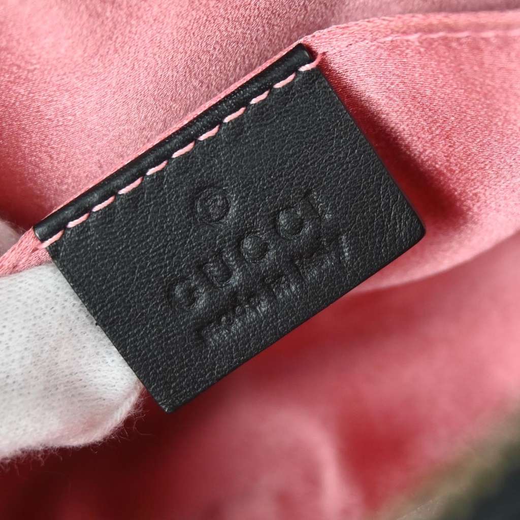 Gucci GG Marmont Belt Bag Black Velvet Good condition - Model View