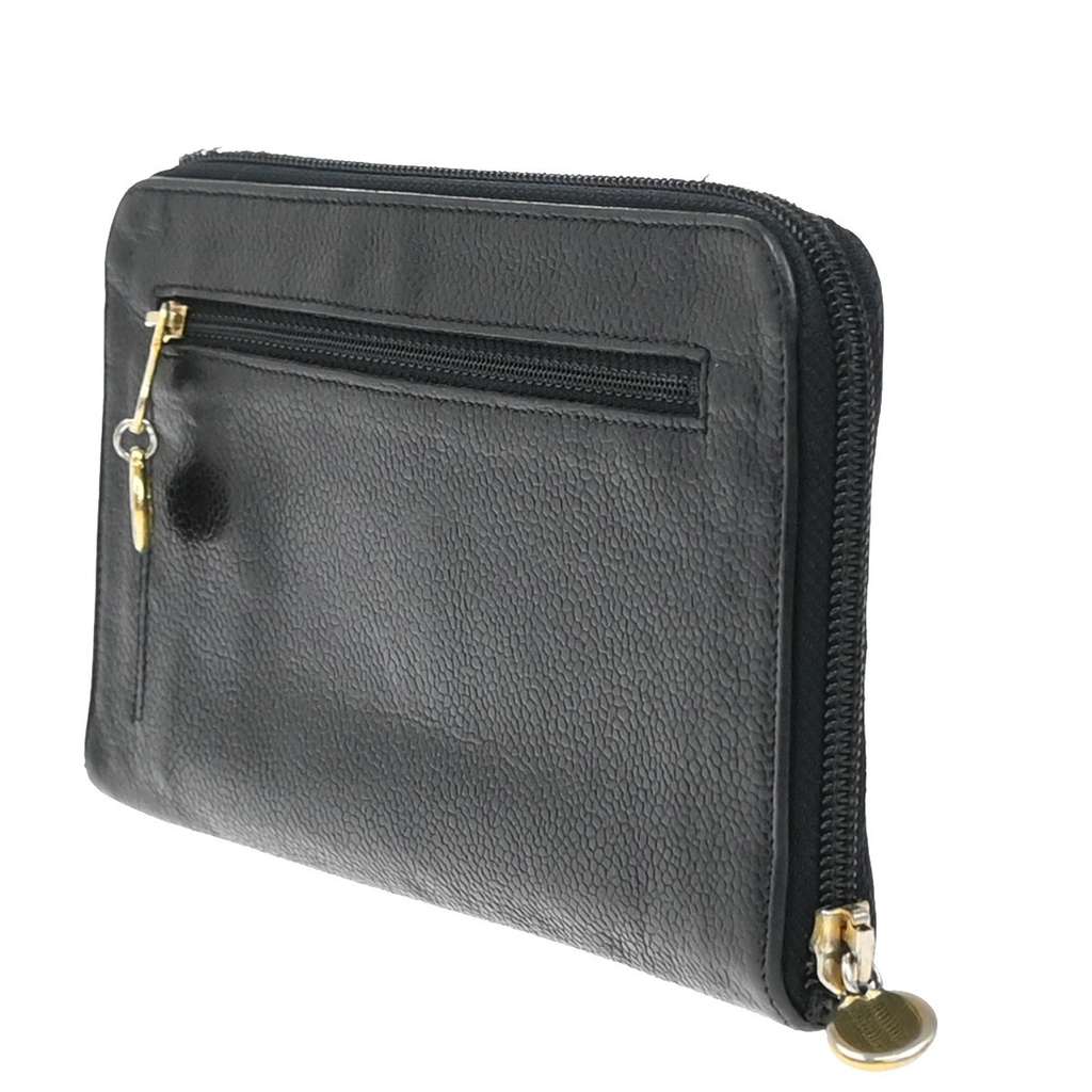 Chanel CC Zip Around Wallet Black Leather Good condition - Model View