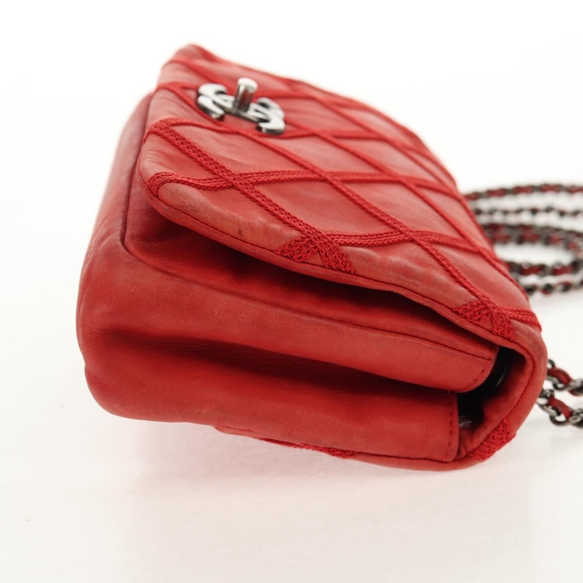 Chanel Diamond Stitch Chain Flap Bag Red Leather Good condition - Model View