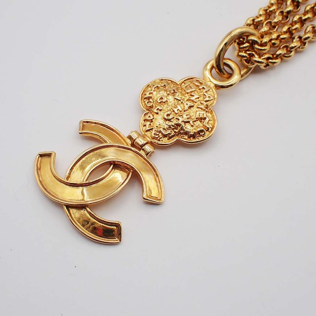 Chanel CC Flower Pendant Necklace Gold Good condition - Back View