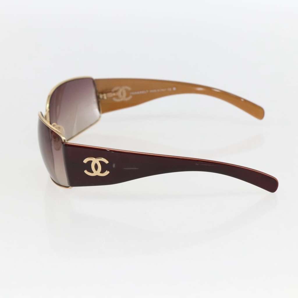 Chanel Logo CC Sunglasses Burgundy Plastic Good condition - Model View