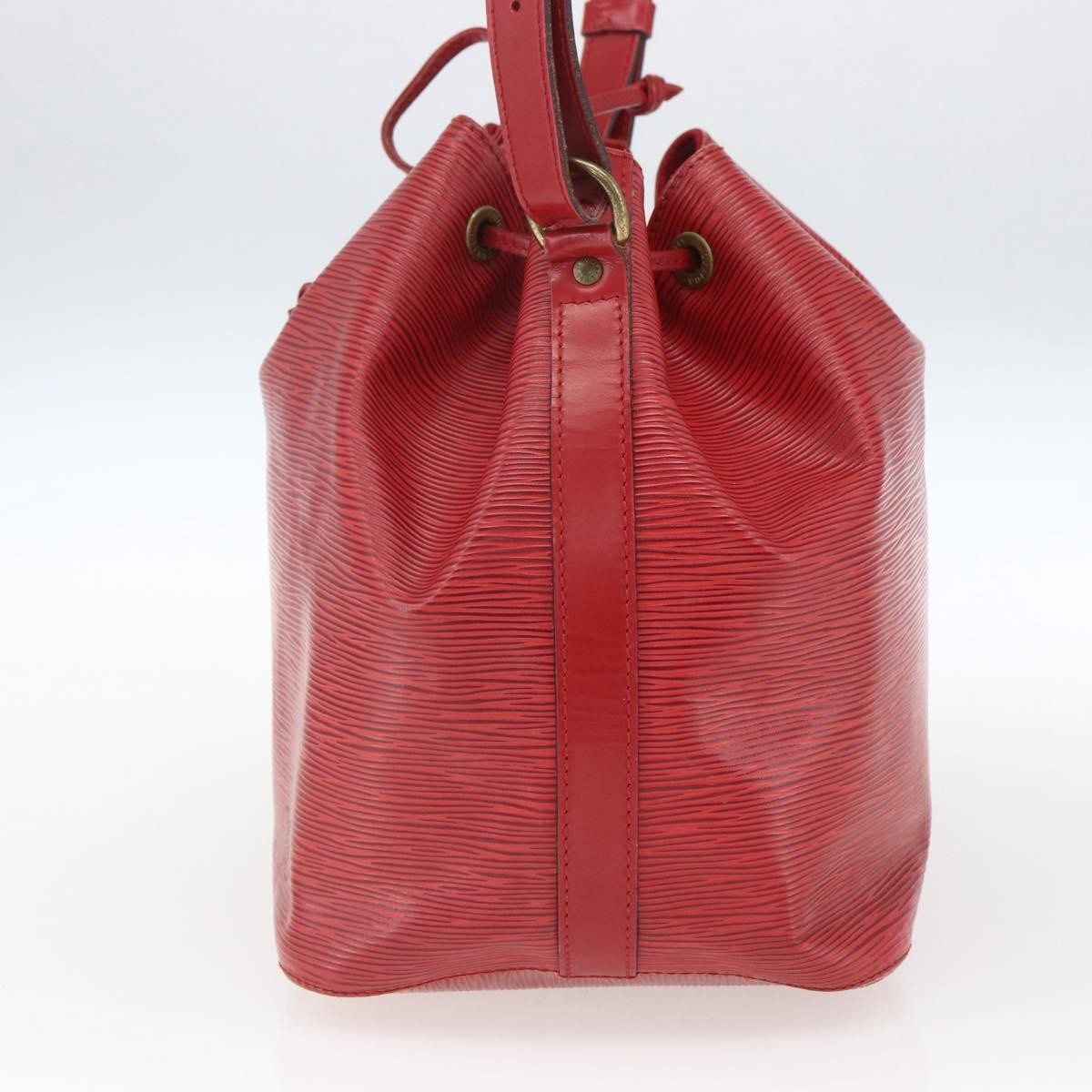 Louis Vuitton Petit Noe Handbag Red Leather Fair condition - Model View