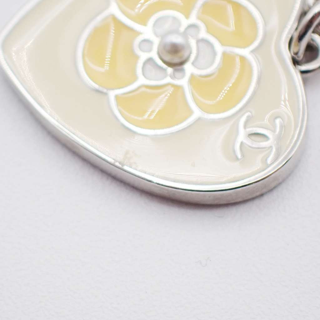 Chanel CC Heart Pendant Necklace Silver Good condition - Box View