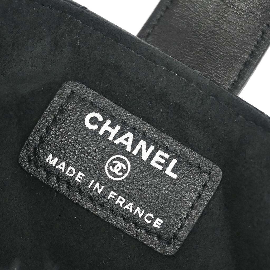 Chanel Chain Phone Holder Crossbody Bag Black Leather Good condition - Model View