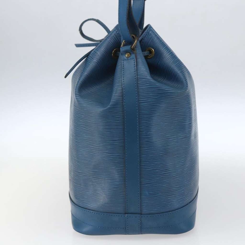 Louis Vuitton Noe Handbag Blue Leather Fair condition - Model View