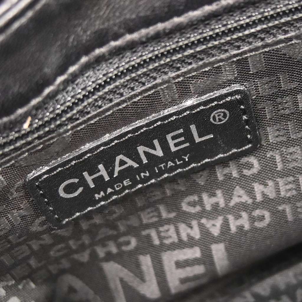 Chanel Camellia No.5 Chain Flap Bag Black Leather Good condition - Model View
