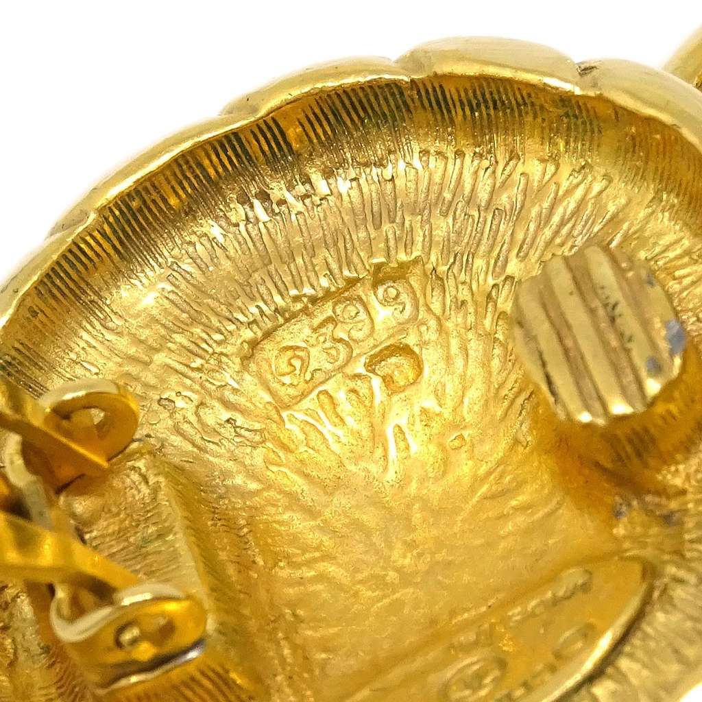 Chanel Vintage CC Logo Round Clip on Earrings Gold Good condition - Inside View